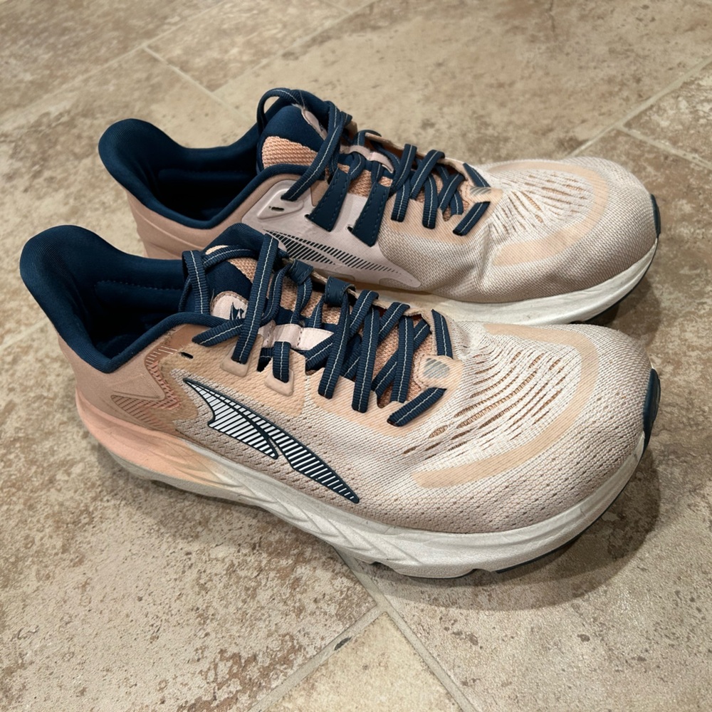 Altra Provision 6